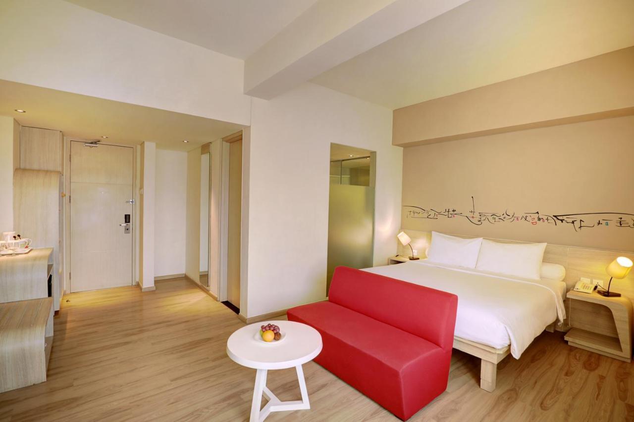 Ibis Styles Jakarta Gajah Mada Ngoại thất bức ảnh