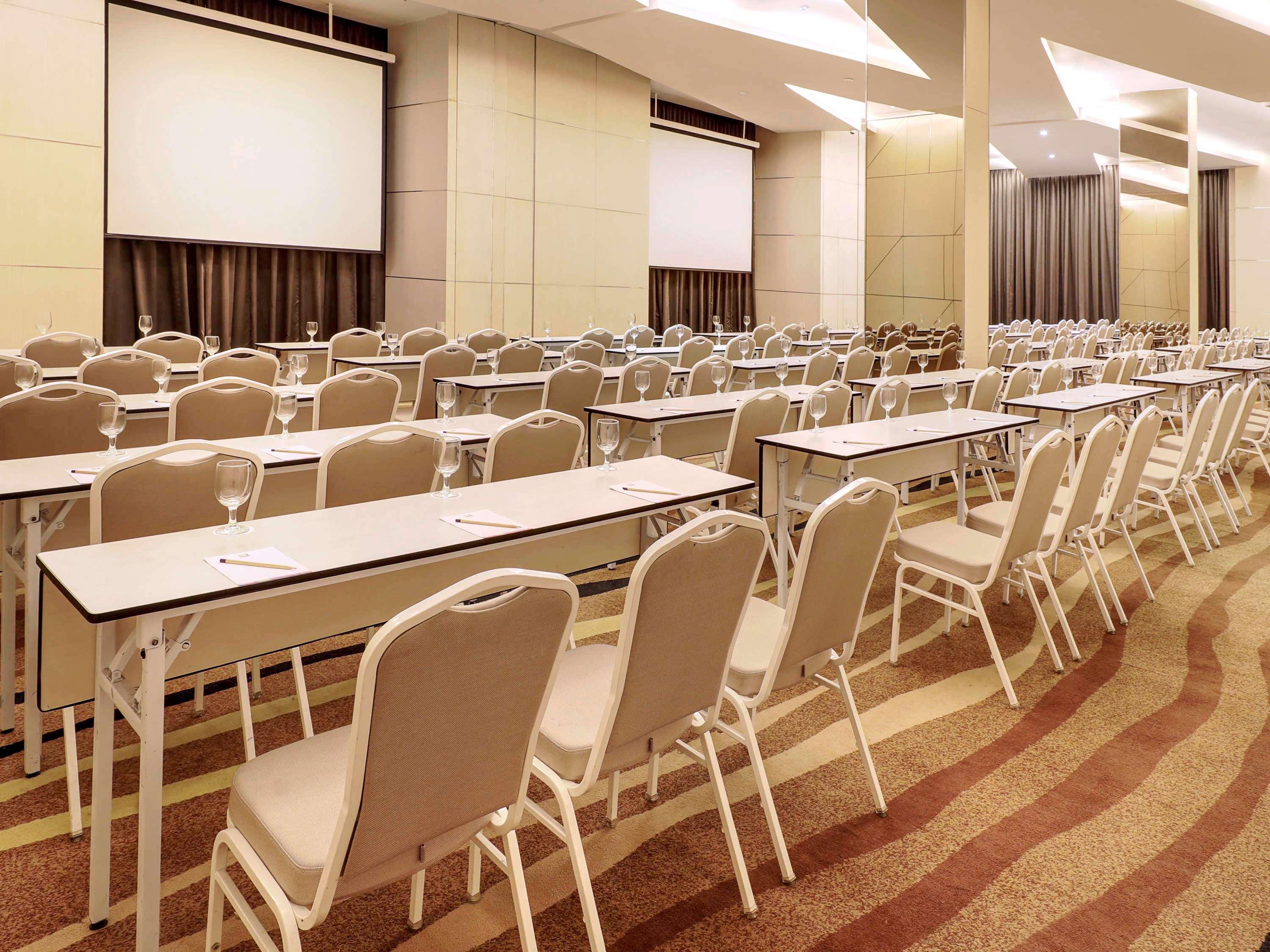 Ibis Styles Jakarta Gajah Mada Ngoại thất bức ảnh