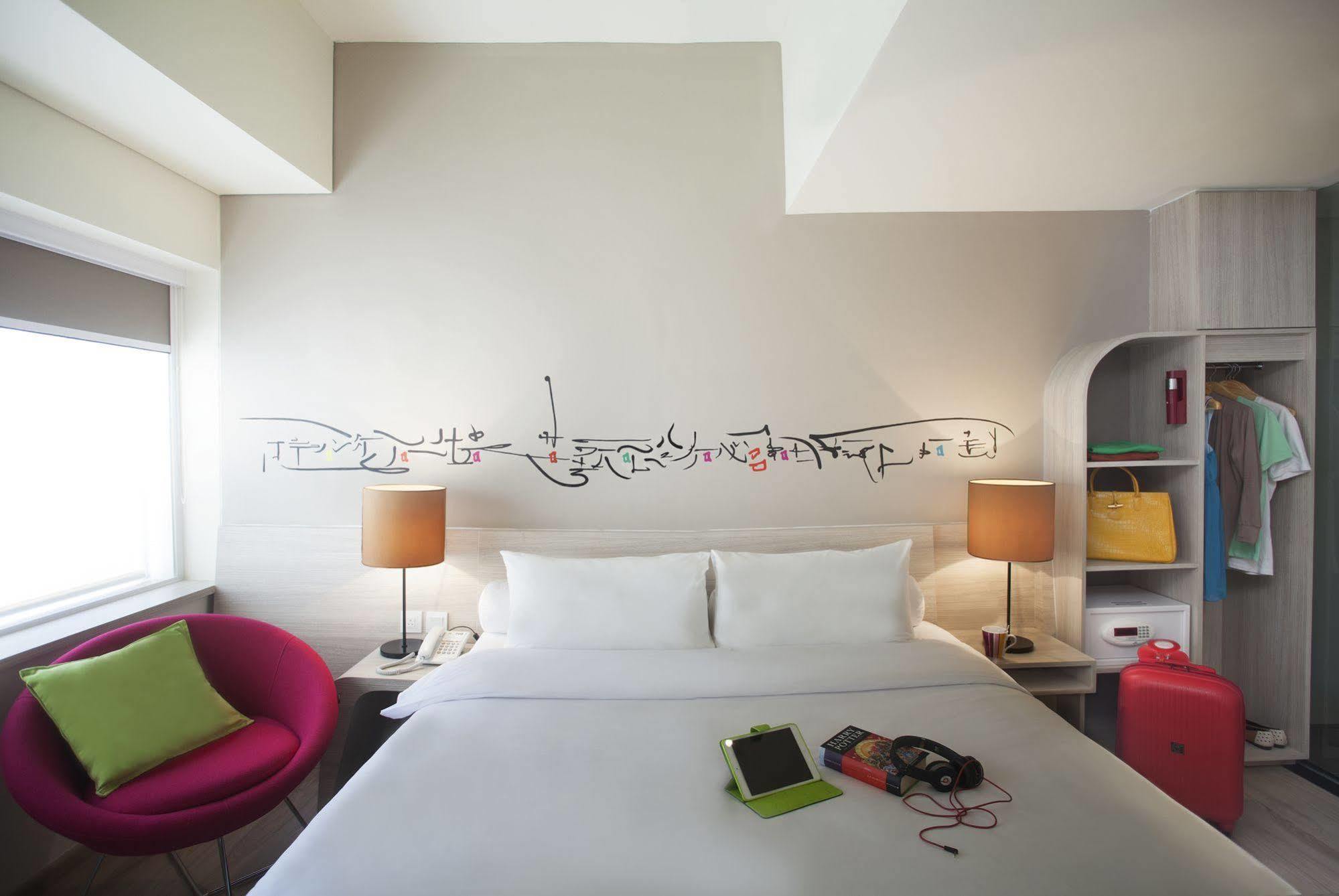 Ibis Styles Jakarta Gajah Mada Ngoại thất bức ảnh